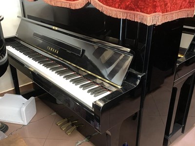 Đàn Piano cơ Yamaha 