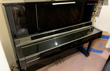 Đàn Piano cơ Yamaha 