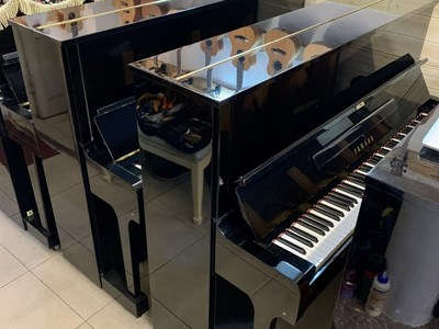 Đàn Piano cơ Yamaha 
