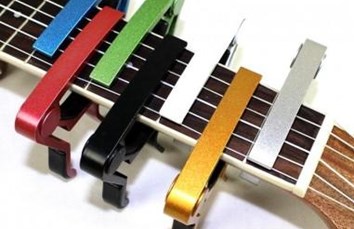 Capo cho Guitar 