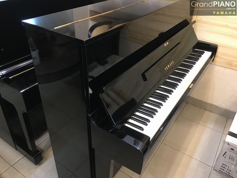 YAMAHA U1E 