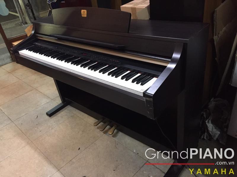 YAMAHA CLP-330 