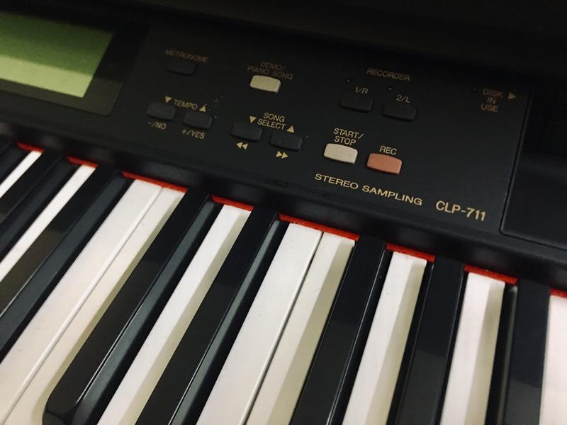 YAMAHA CLP 711 (11/06/19) 