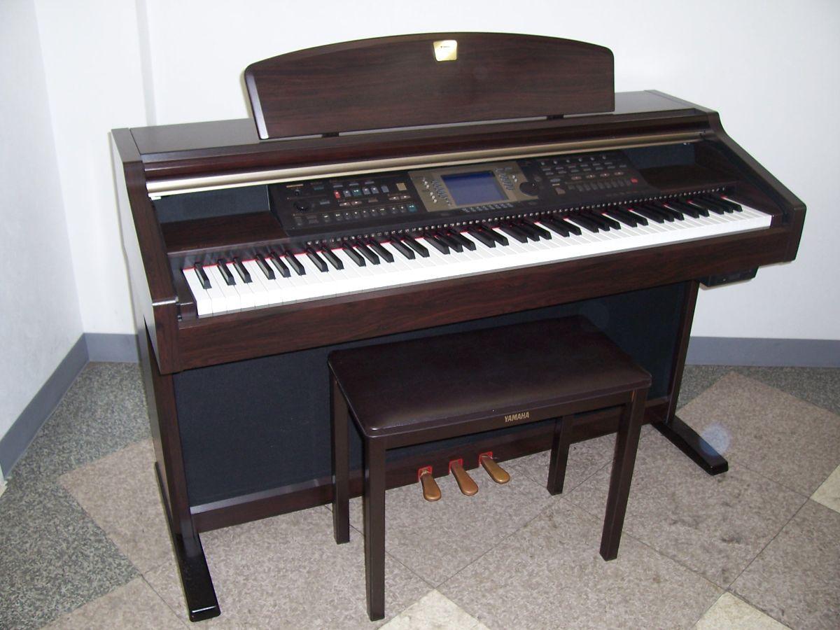 YAMAHA CVP-204 