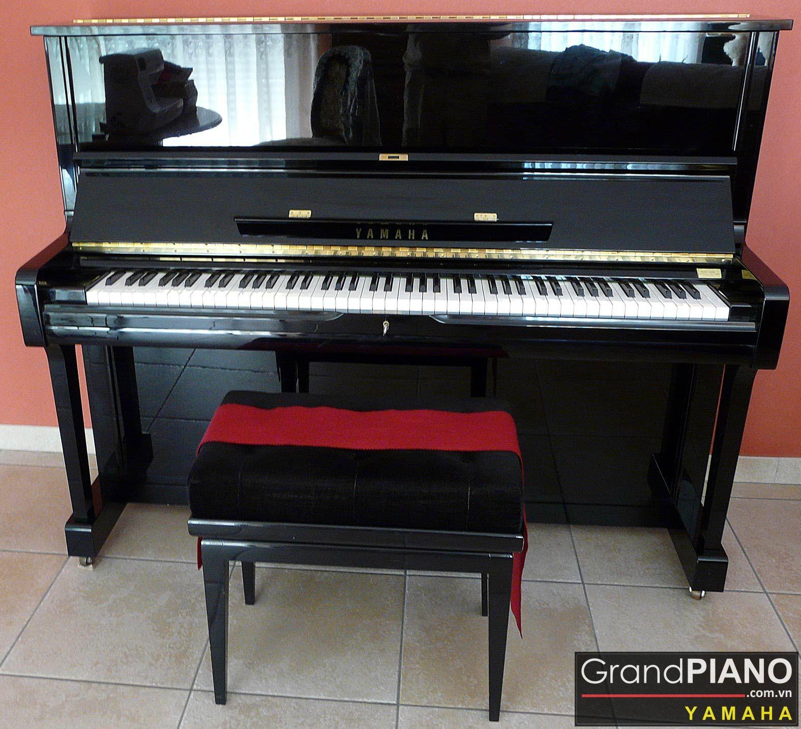 YAMAHA U1A - SERI: 4142483 