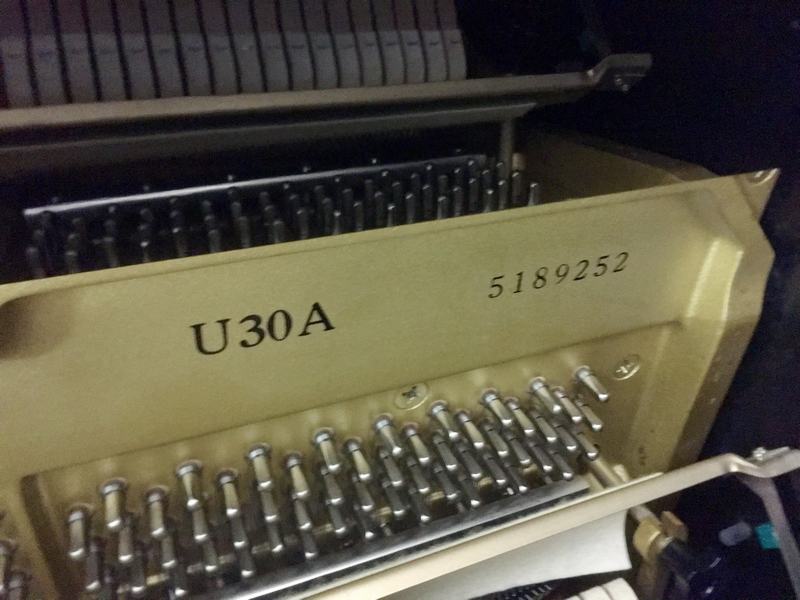 YAMAHA U30A - SERI: 5189252 