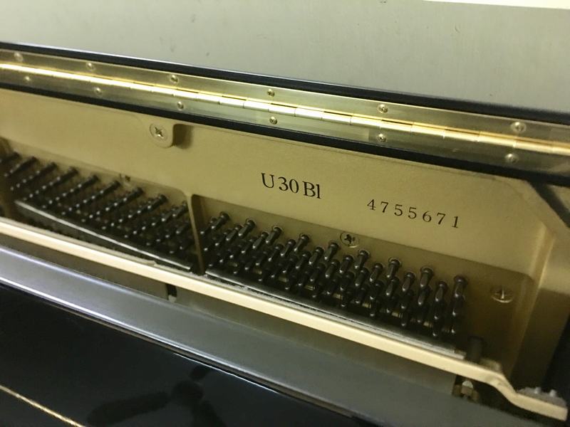 YAMAHA U30BL - SERI: 4755671 