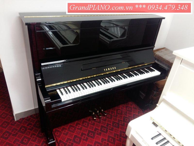 YAMAHA U300 
