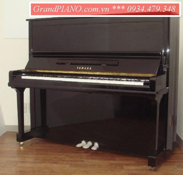 YAMAHA U30A 