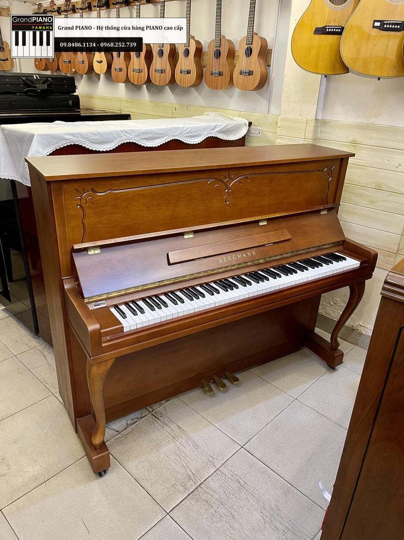 Đàn Piano cơ BERGMANN B121 