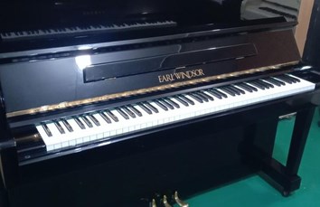 Đàn Piano EARL WINDSOR W112