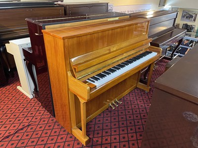 Đàn Piano cơ NIEMEYER 114RP (D9076**)