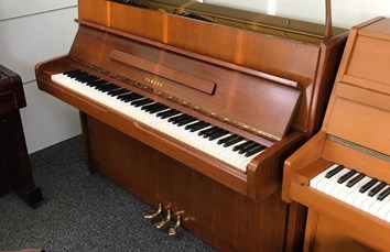 Đàn Piano YAMAHA M1