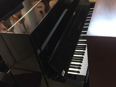 YAMAHA U1H 1422174