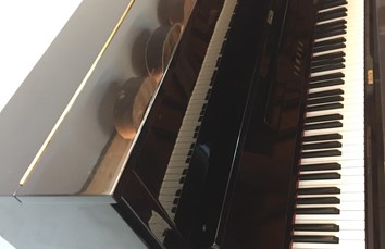 YAMAHA U1H 2132517