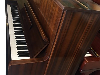 YAMAHA U2 639235