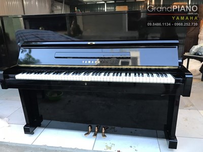 YAMAHA U1E
