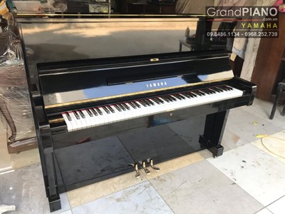 Piano YAMAHA U1E