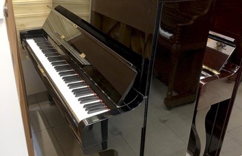 YAMAHA U2H (1649407)