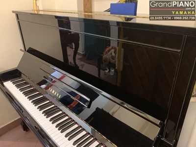 Piano cơ YAMAHA U30A màu đen bóng cao cấp