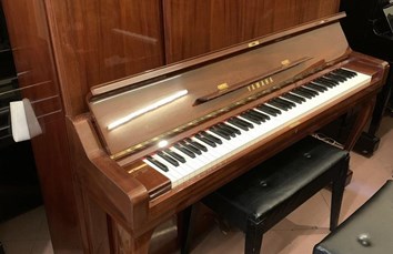 Đàn Piano Yamaha W106